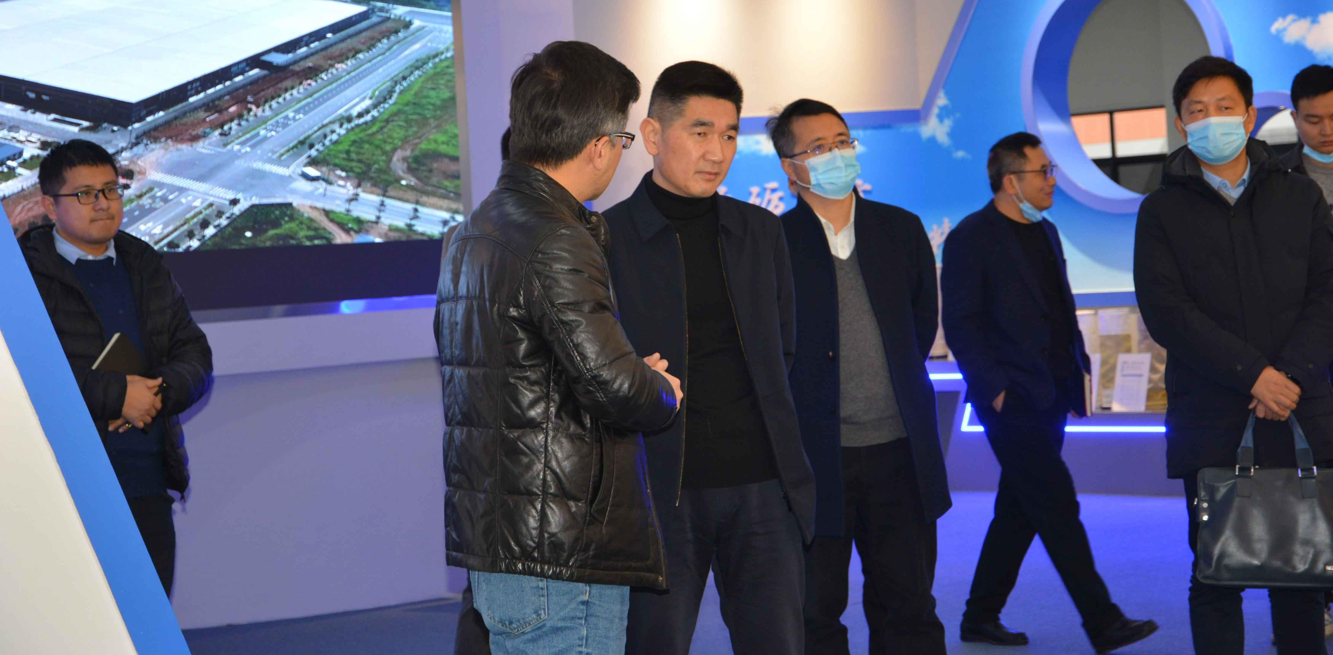 柯城区委副书记、区长胡益峰到公司慰问和调研